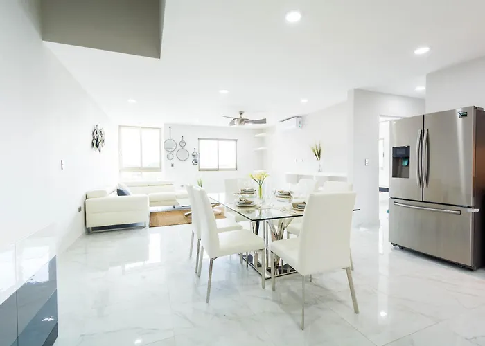 Palmarena Rooms & Residences - Long Stay Comfort With Parking, Sauna, Gym & Pool - Steps From 5Th Avenue